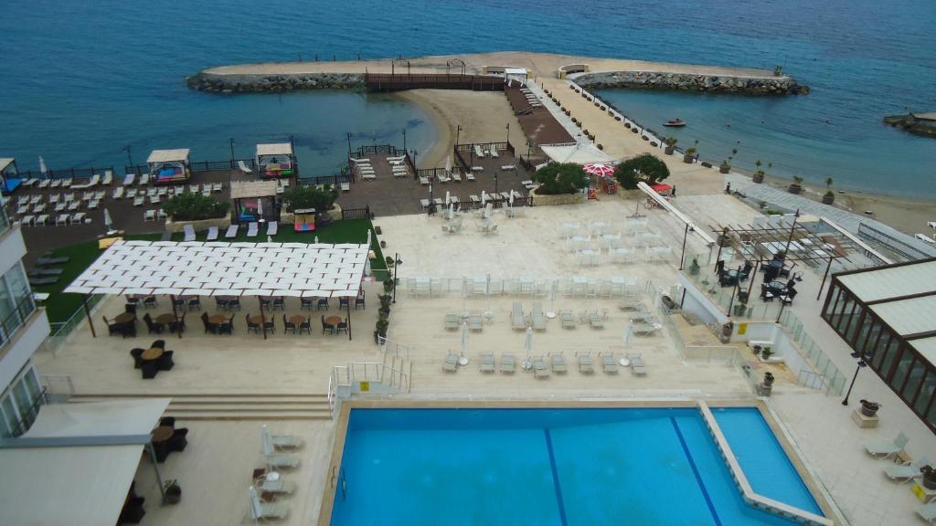 Nespecifikovaný výhled na moře nebo výhled na moře při pohledu z hotelu