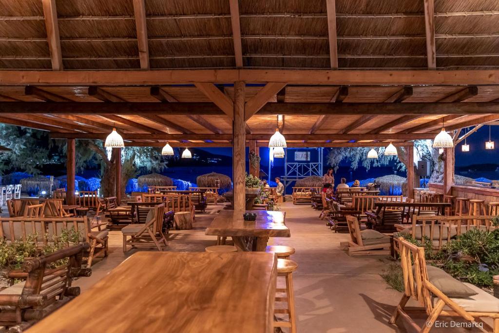 Restaurace v ubytování Porto Koundouros Beach and Villas