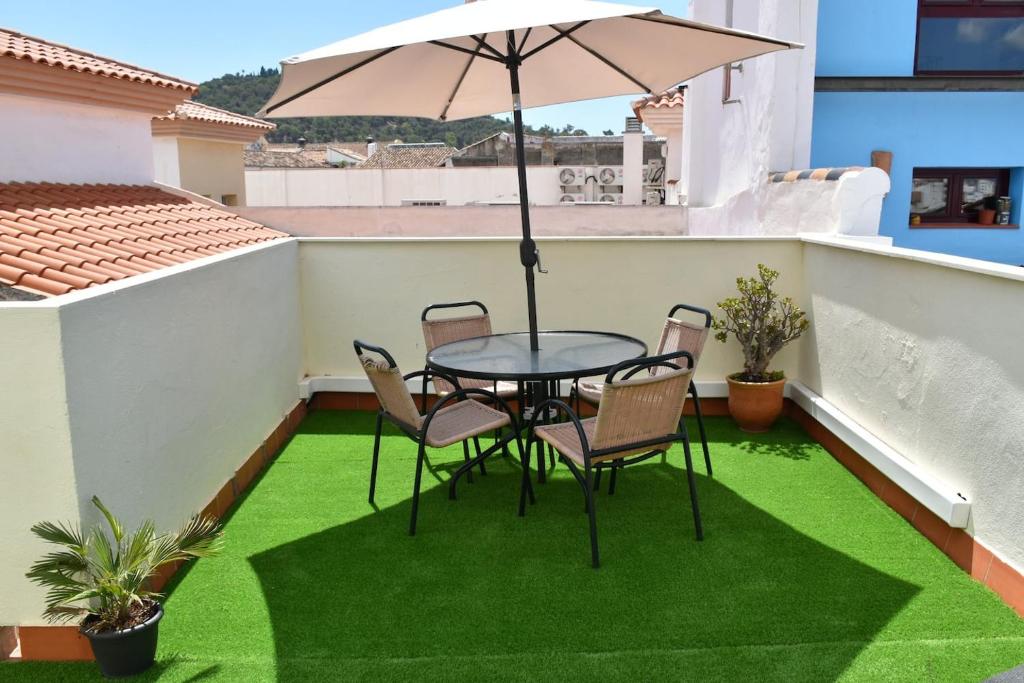 Patio alebo iná vonkajšia časť ubytovania Espectacular ático con solárium en Centro Histórico
