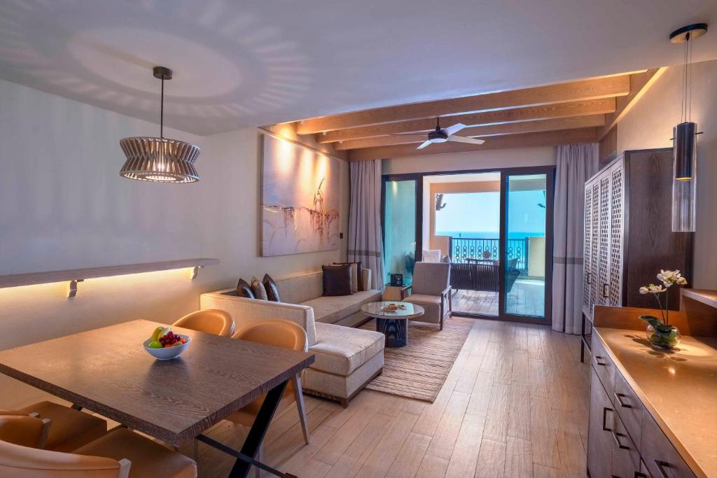 Istumisnurk majutusasutuses Saadiyat Rotana Resort and Villas
