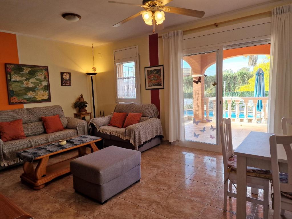 Posedenie v ubytovaní Riumar "El Cazador", 200m to beach, private pool, On-Site-Service, dog beach