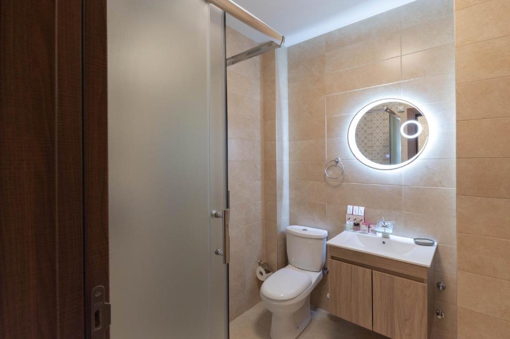Koupelna v ubytování Hotel IDEAL Deluxe