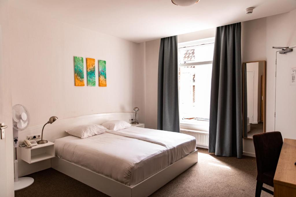 Ambassador City Centre Hotel - Resim 37