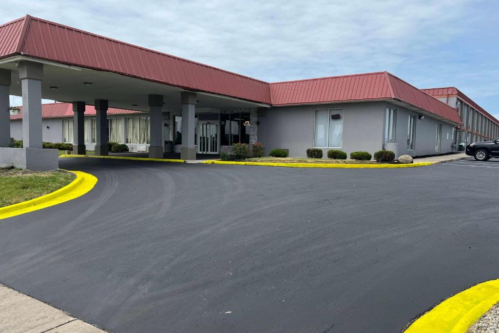 Gallery image of Days Inn & Suites by Wyndham Springfield OH in Springfield