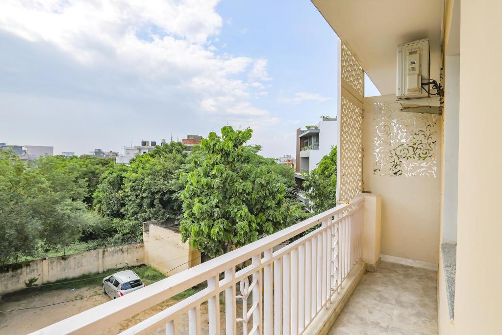 Balkón nebo terasa v ubytování FabHotel Aravali Suites