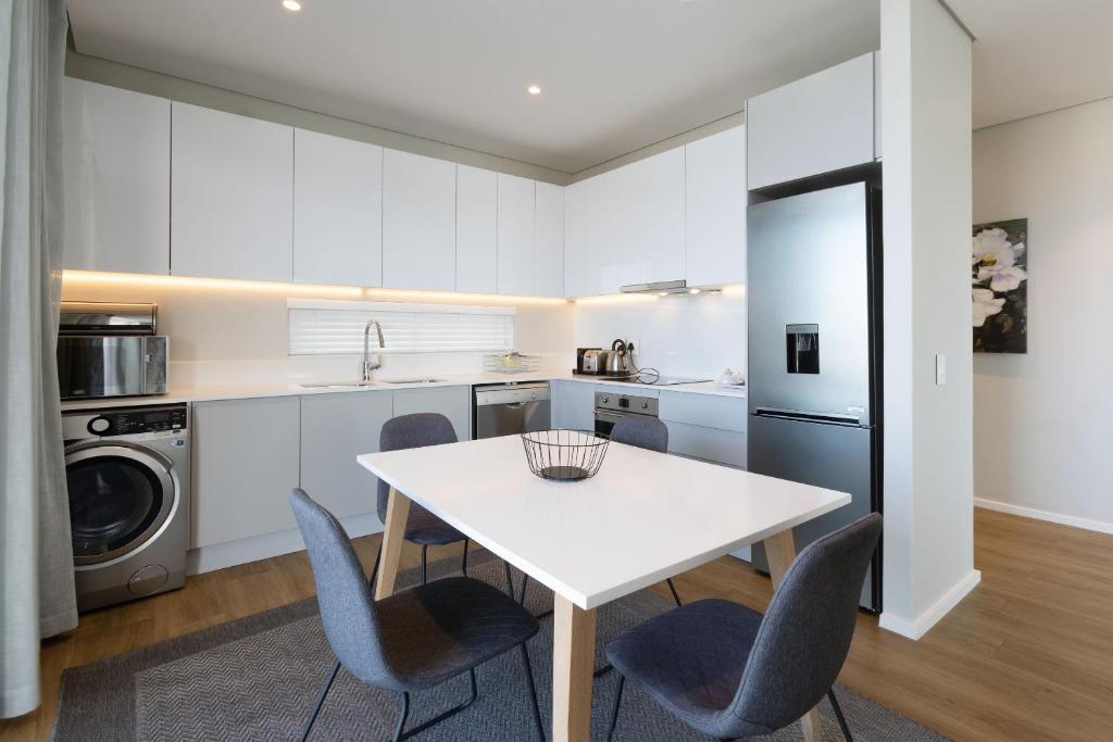 Axis Luxury Apartments by Century City Hotels - Apartment