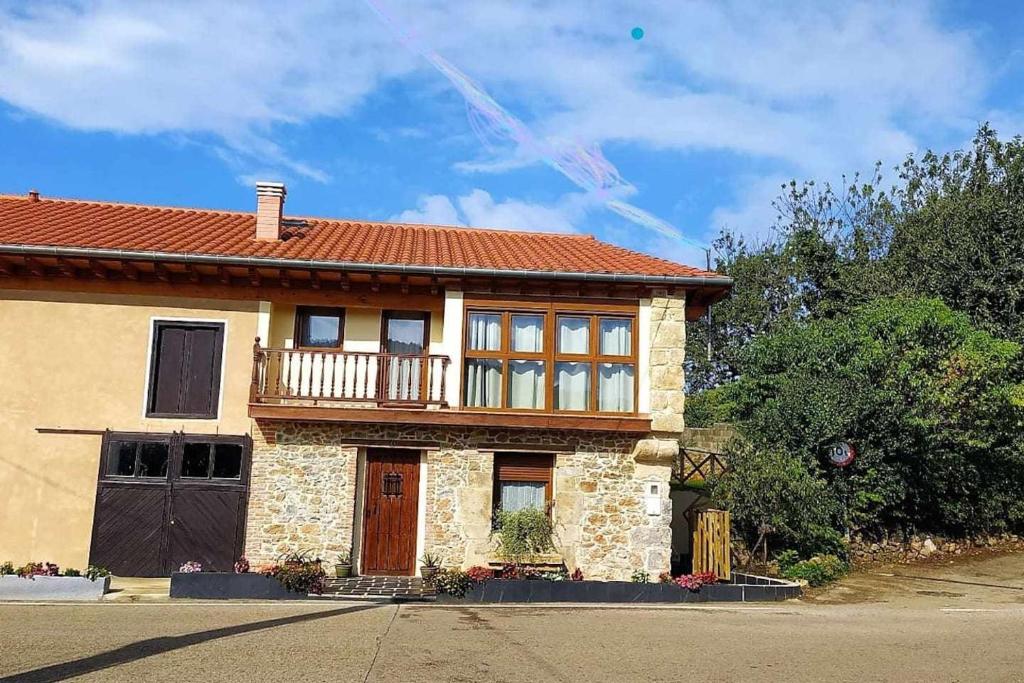 Hotel Encuentra el norte en la Casa del buen camino en Oreña, Cantabria