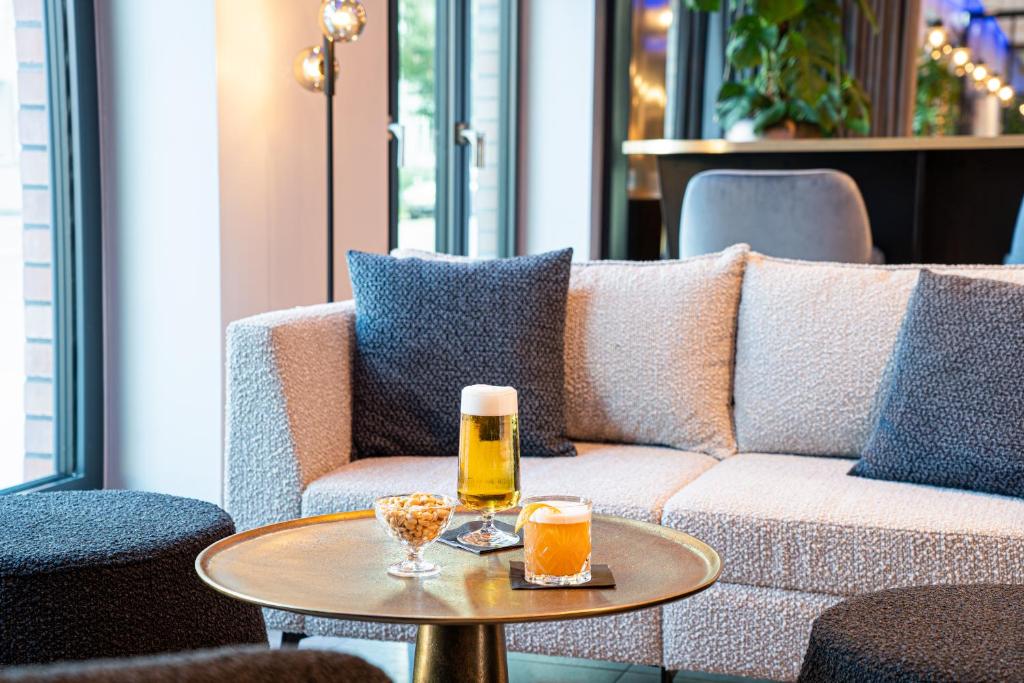 Posezení v ubytování Leonardo Hotel Hamburg Altona