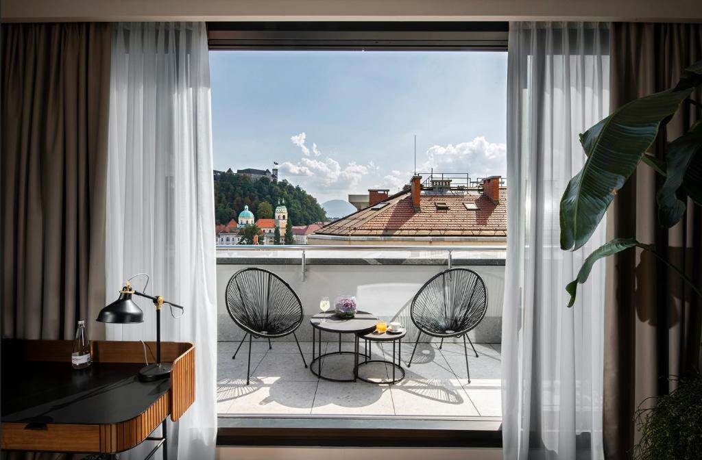 City Hotel Ljubljana - Resim 24