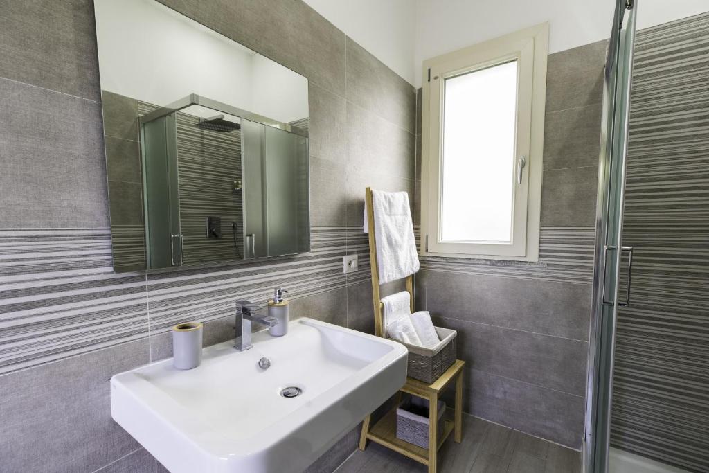 A bathroom at Tropical House