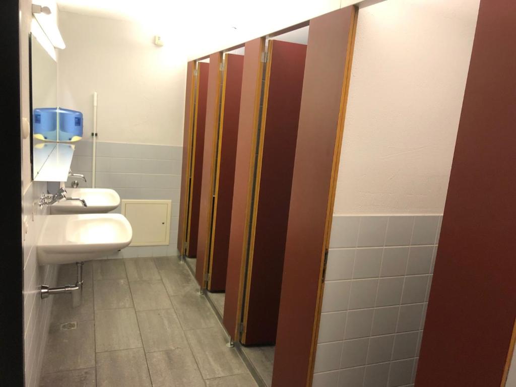 Koupelna v ubytování Baden Youth Hostel