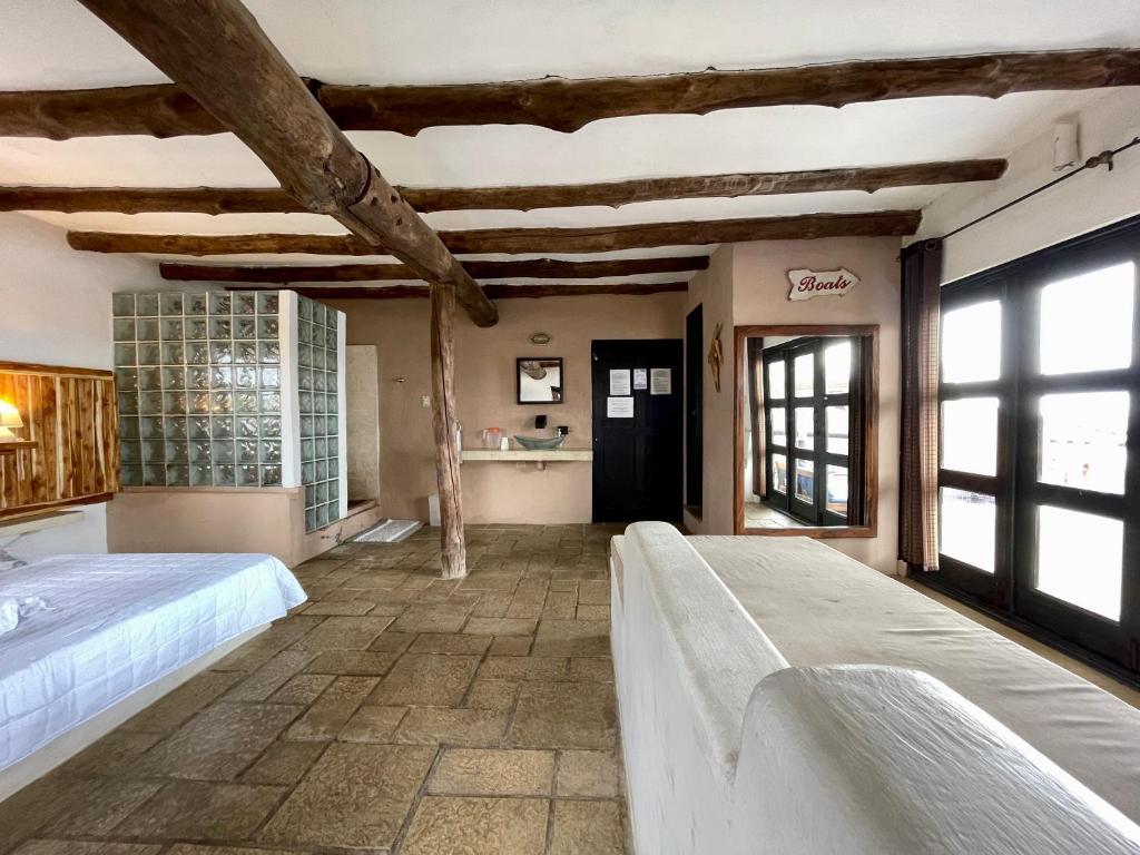 Johnnys Place Hotel - Suite De Luxe Avec Vue Sur Mer