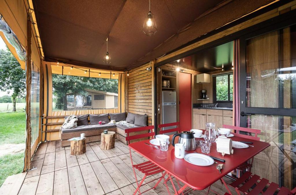 Patio nebo venkovní prostory v ubytování CAMPING ONLYCAMP CHAMARGES