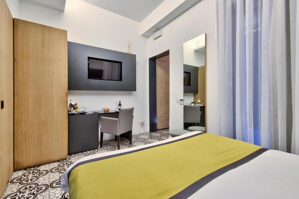 Ursulino Valletta - Double Room With Patio