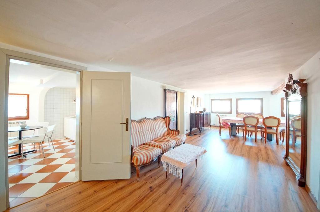 Posedenie v ubytovaní DolceVita Apartments N 304 Rialto Mercato