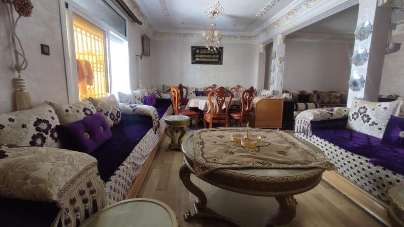 Ein Sitzbereich in der Unterkunft Luxurious, Modern and Oriental Appartement