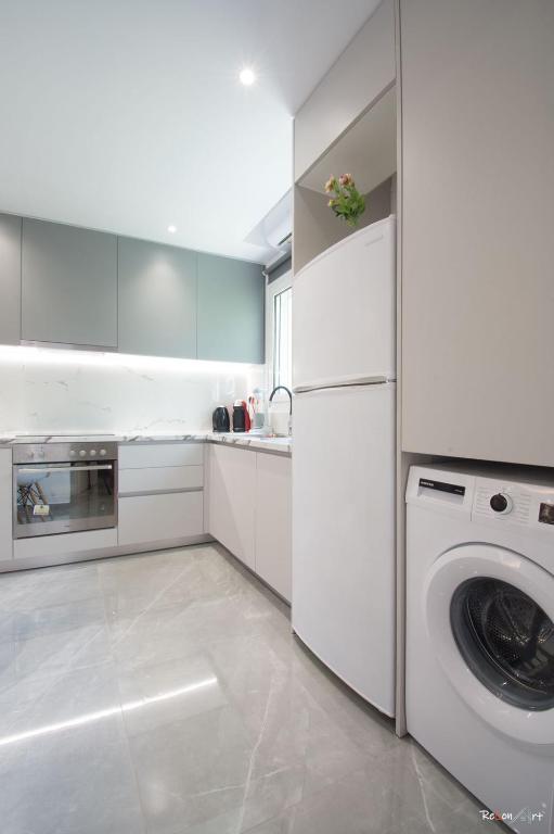 Oresti's Villa Near Airport & Beach - 2