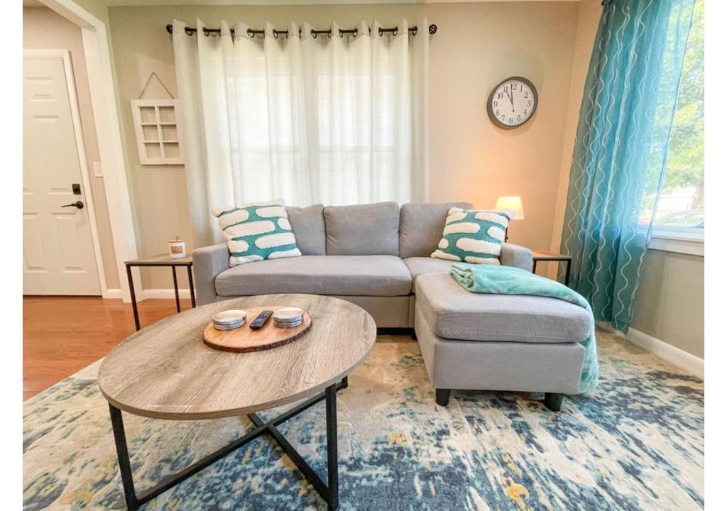 Apartment Lovely One Bedroom Duplex with King Bed, Sapulpa, OK