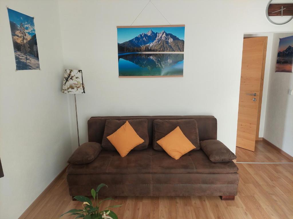 A seating area at Appartement Naturnah