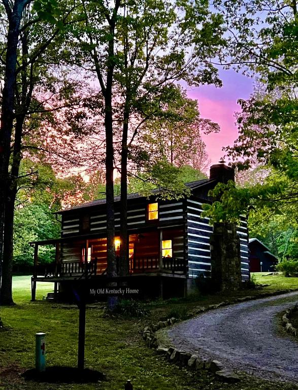 My Old Kentucky Home! Restful Log cabin retreat.., Mortons Gap (updated