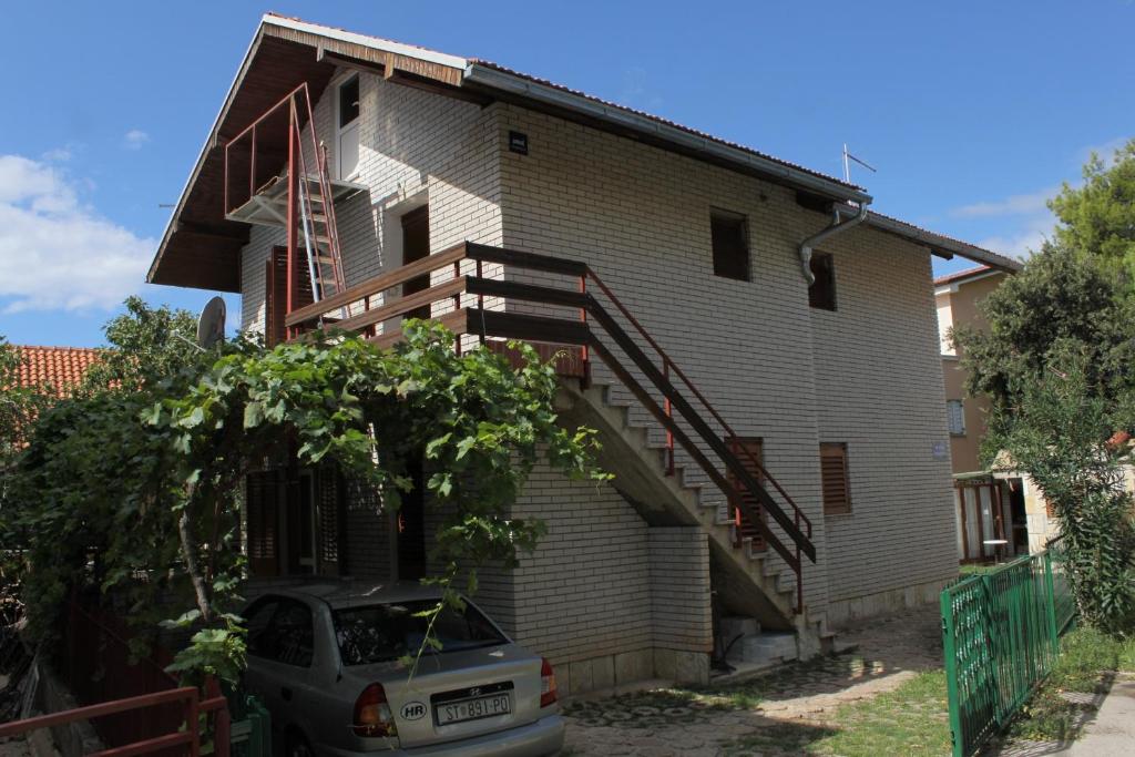 Budova, kde se apartmán nachází