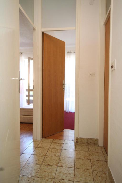 Fotografie z fotogalerie ubytování Apartments by the sea Zaboric, Sibenik - 8368 v destinaci Zaboric