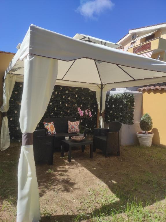 Vonkajšia záhrada v ubytovaní Dreams House Paola-luxury suite near airport