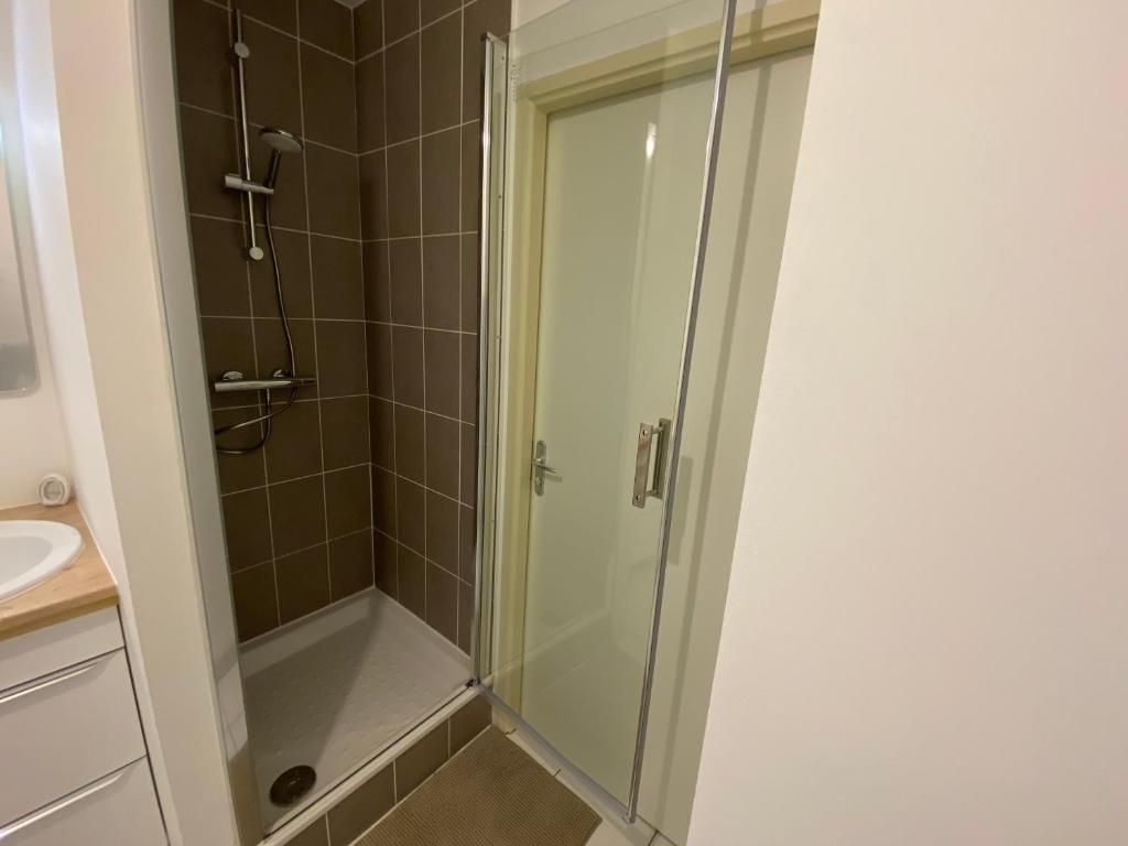 Zdjęcie z galerii obiektu Appartement terrasse bord de Mer St Marc sur Mer w mieście Saint-Nazaire