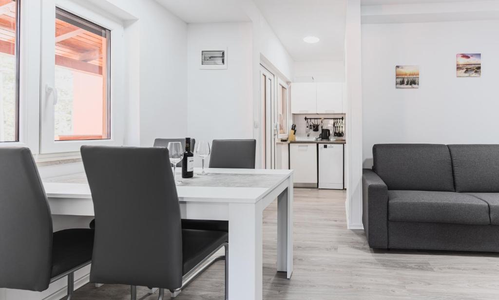 Kuchyň nebo kuchyňský kout v ubytování Apartments Marancin