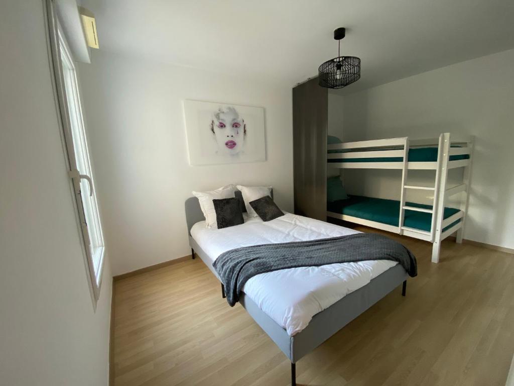 Zdjęcie z galerii obiektu Appartement terrasse bord de Mer St Marc sur Mer w mieście Saint-Nazaire