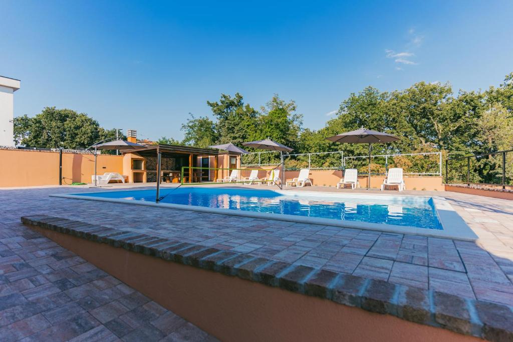 Bazén v ubytování Apartments Marancin nebo v jeho okolí