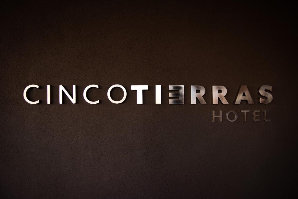 Certifikát, hodnocení, plakát nebo jiný dokument vystavený v ubytování Hotel Cinco Tierras