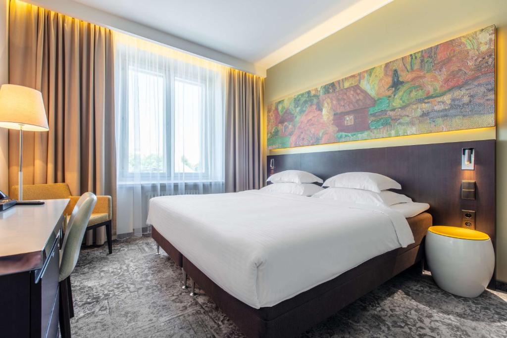 Palace Hotel Tallinn, a member of Radisson Individuals - Standard Room With Freedom Square View