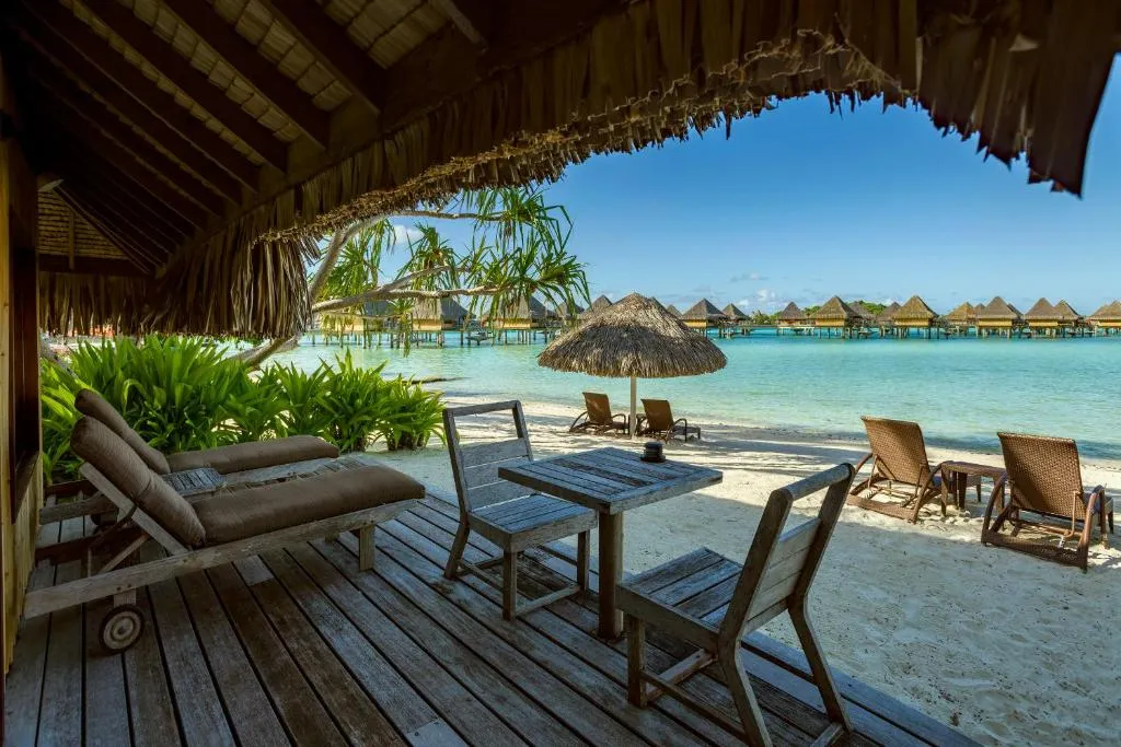 1 King Beach Bungalow Lagoon View