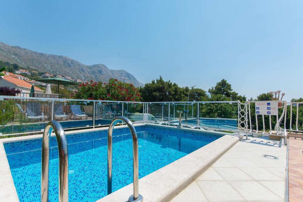 Fotografia z galérie ubytovania Apartments with a swimming pool Mlini, Dubrovnik - 9009 v Mlini