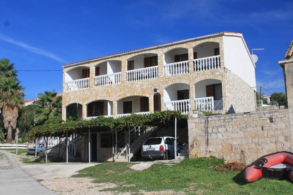 Budova, kde se apartmán nachází