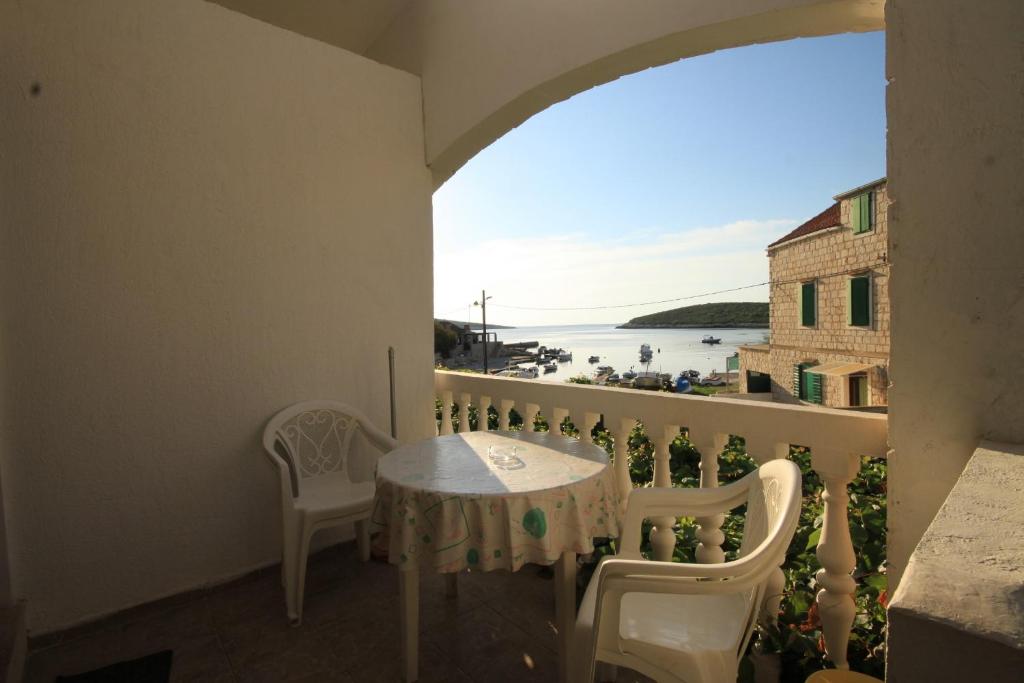 Balkón nebo terasa v ubytování Apartments by the sea Rukavac, Vis - 1154