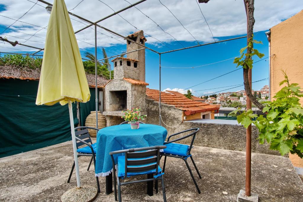 Patio alebo iná vonkajšia časť ubytovania Holiday Home Lina Cipollina