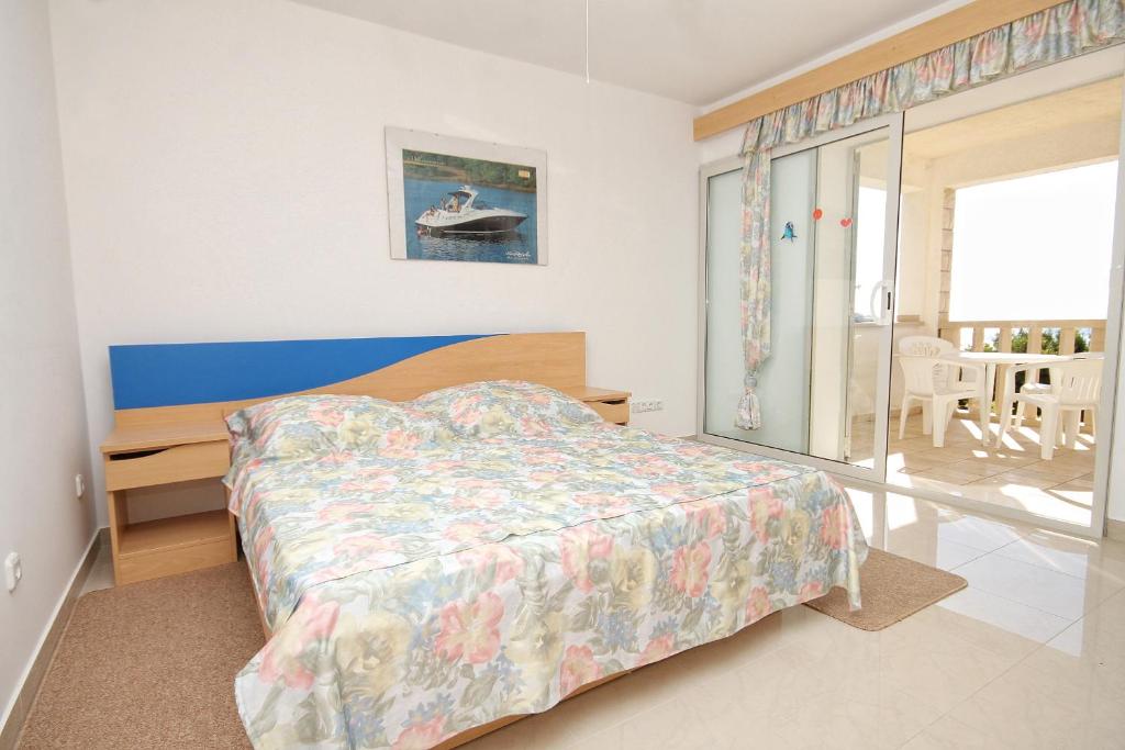 Zdjęcie z galerii obiektu Seaside apartments with a swimming pool Zavalatica, Korcula - 9150 w mieście Zavalatica