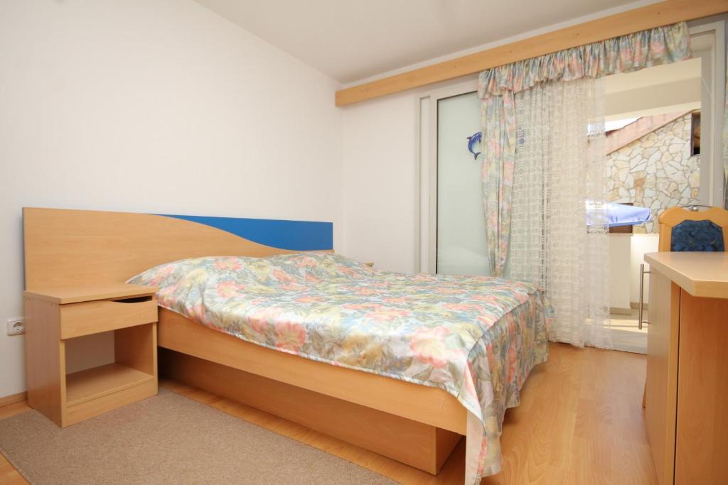 Zdjęcie z galerii obiektu Seaside apartments with a swimming pool Zavalatica, Korcula - 9150 w mieście Zavalatica