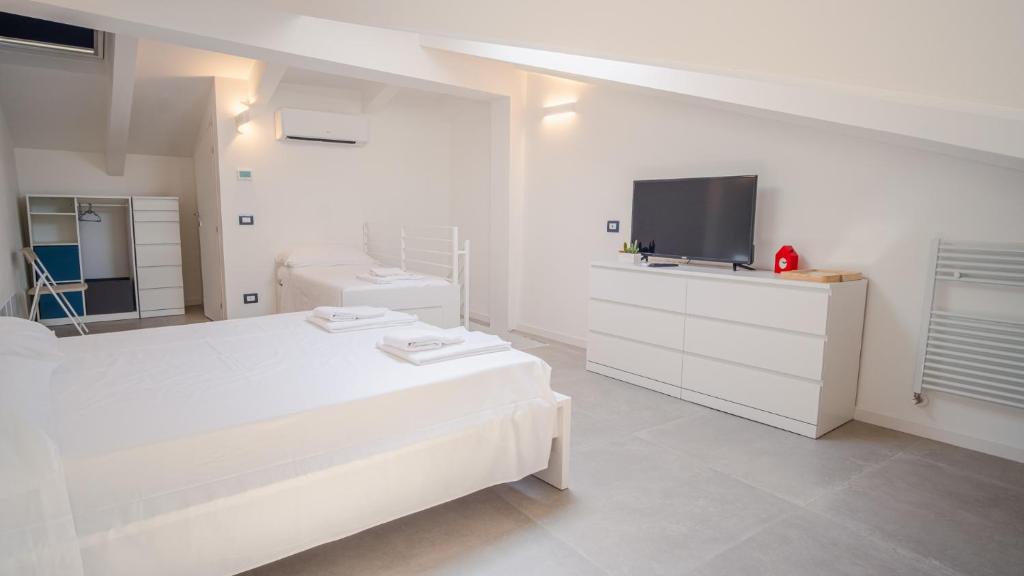 Zdjęcie z galerii obiektu Elide Home Sweet Home - Italian Homing w mieście Padenghe sul Garda