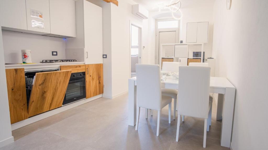 Zdjęcie z galerii obiektu Elide Home Sweet Home - Italian Homing w mieście Padenghe sul Garda