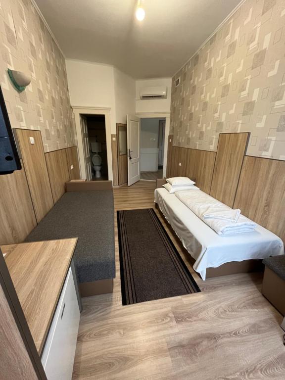 Korona Panzió - Habitación Gemela Con Baño