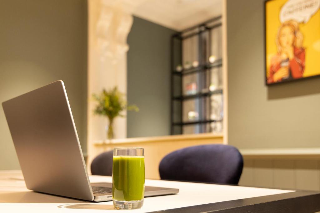 The 55 by Le Mirage - Resim 28