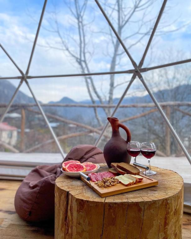 Nespecifikovaný výhled na hory nebo výhled na hory při pohledu z luxury tent
