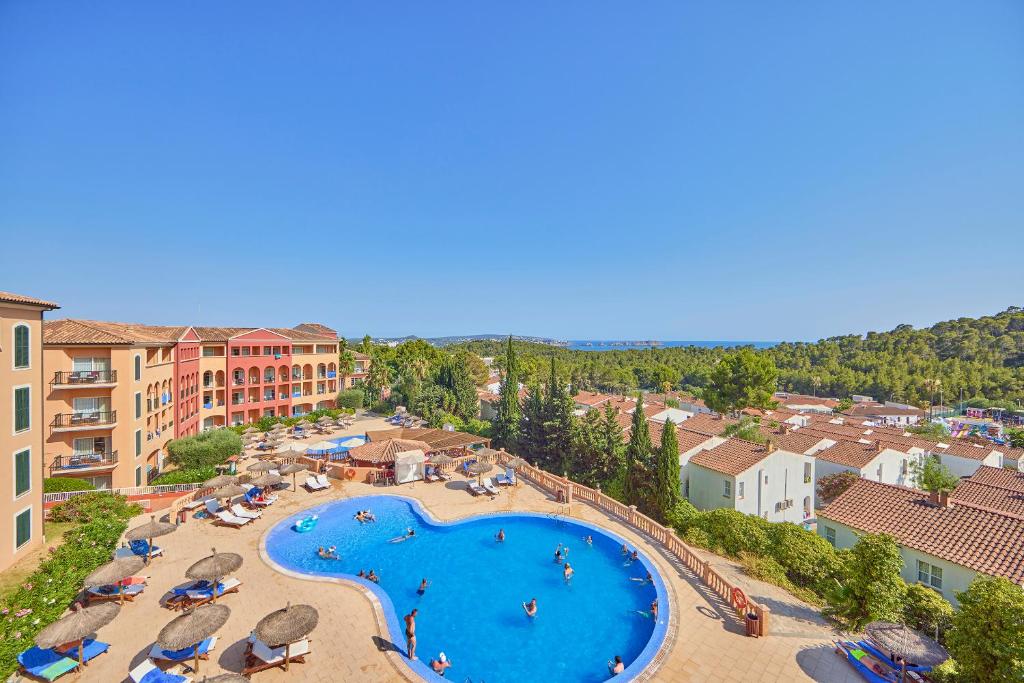 an aerial view of a resort with a swimming pool at Bordoy Don Antonio in Paguera