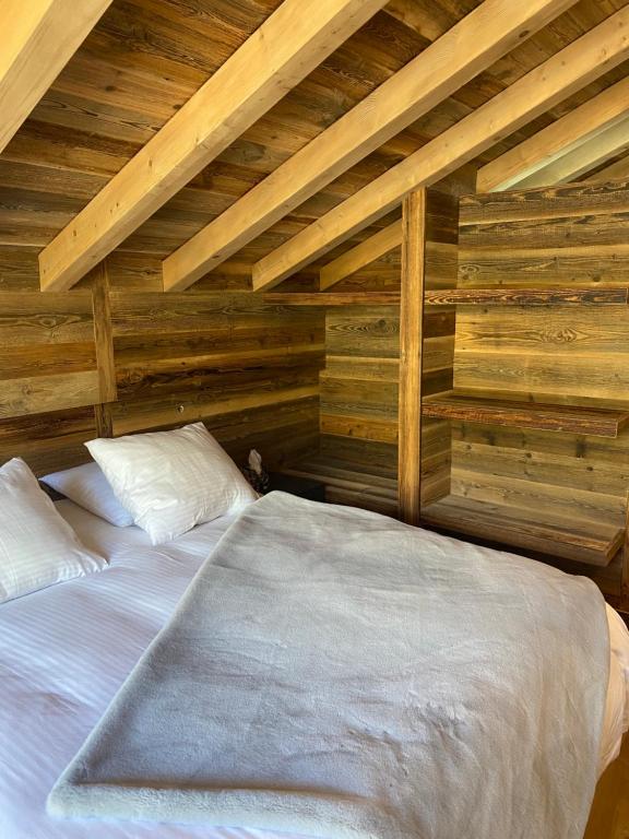 Posteľ alebo postele v izbe v ubytovaní Chalet Neuf du Pape