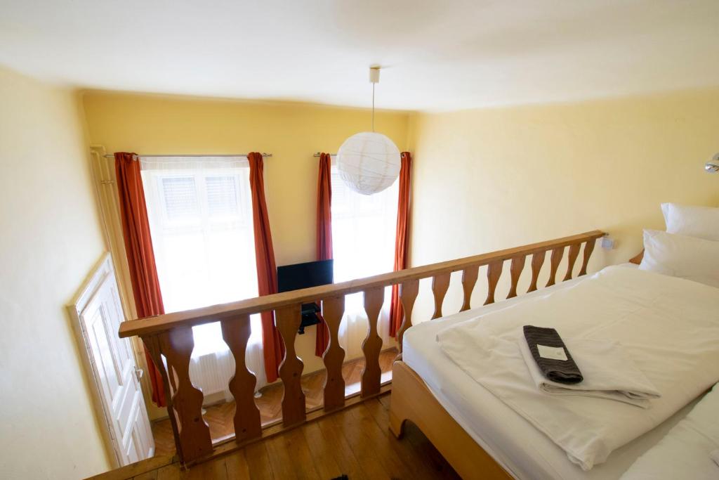 Posteľ alebo postele v izbe v ubytovaní Standard Apartment by Hi5 - Sofie's Suite