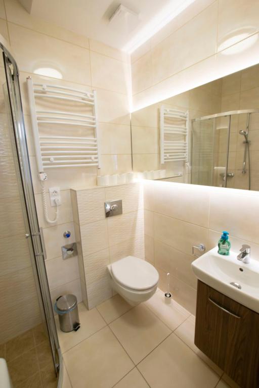 Kúpeľňa v ubytovaní Standard Apartment by Hi5 - Sofie's Suite