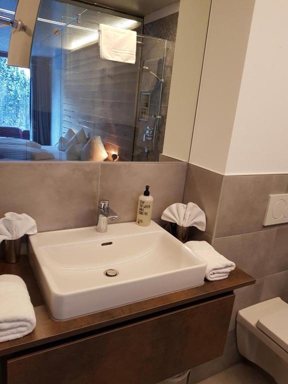 Koupelna v ubytování "Quality Hosts Arlberg" Hotel Lux Alpinae